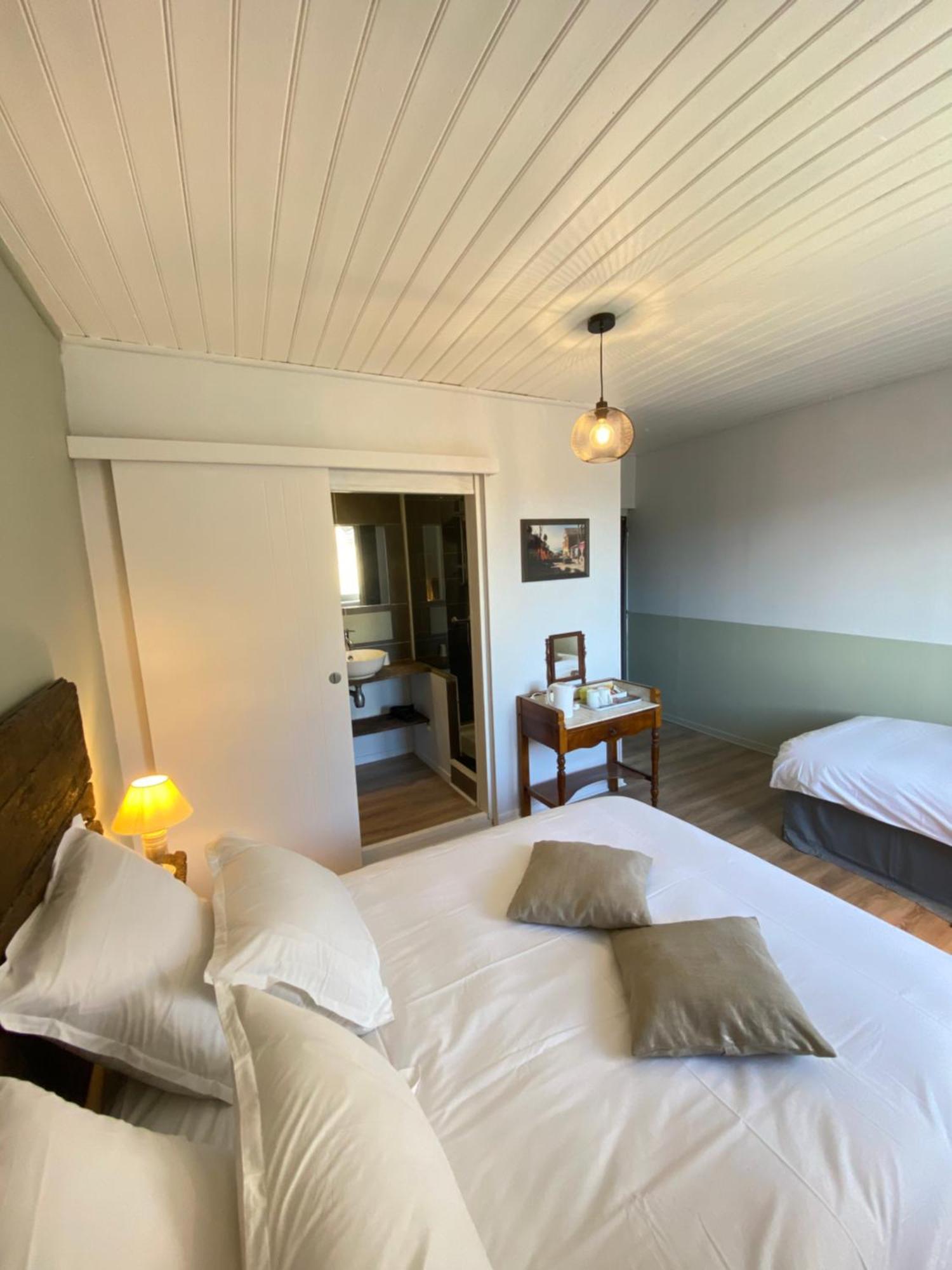 Au Pont D'Olt Hotel Saint-Come-d'Olt Phòng bức ảnh
