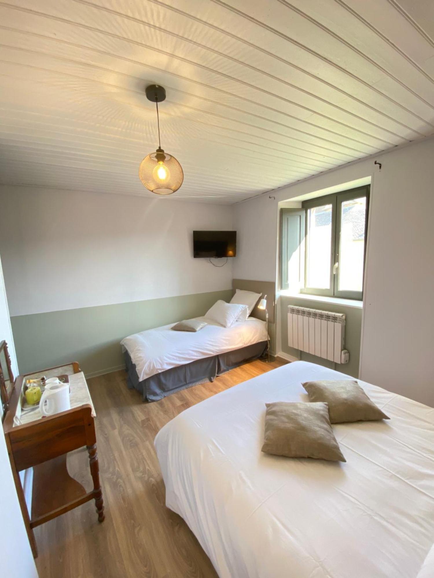 Au Pont D'Olt Hotel Saint-Come-d'Olt Phòng bức ảnh