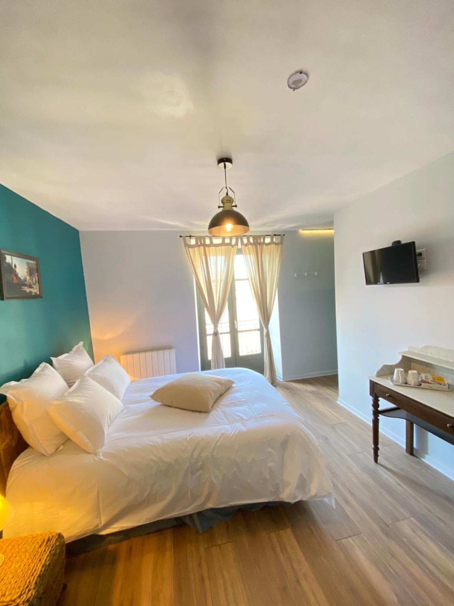 Au Pont D'Olt Hotel Saint-Come-d'Olt Phòng bức ảnh