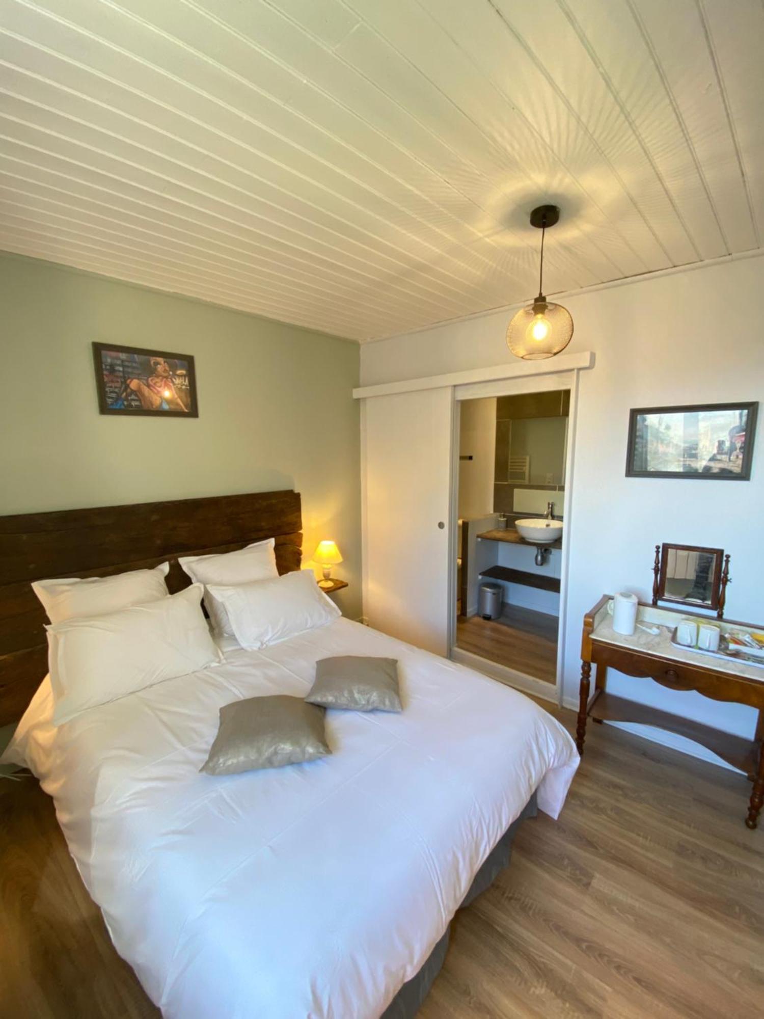 Au Pont D'Olt Hotel Saint-Come-d'Olt Phòng bức ảnh