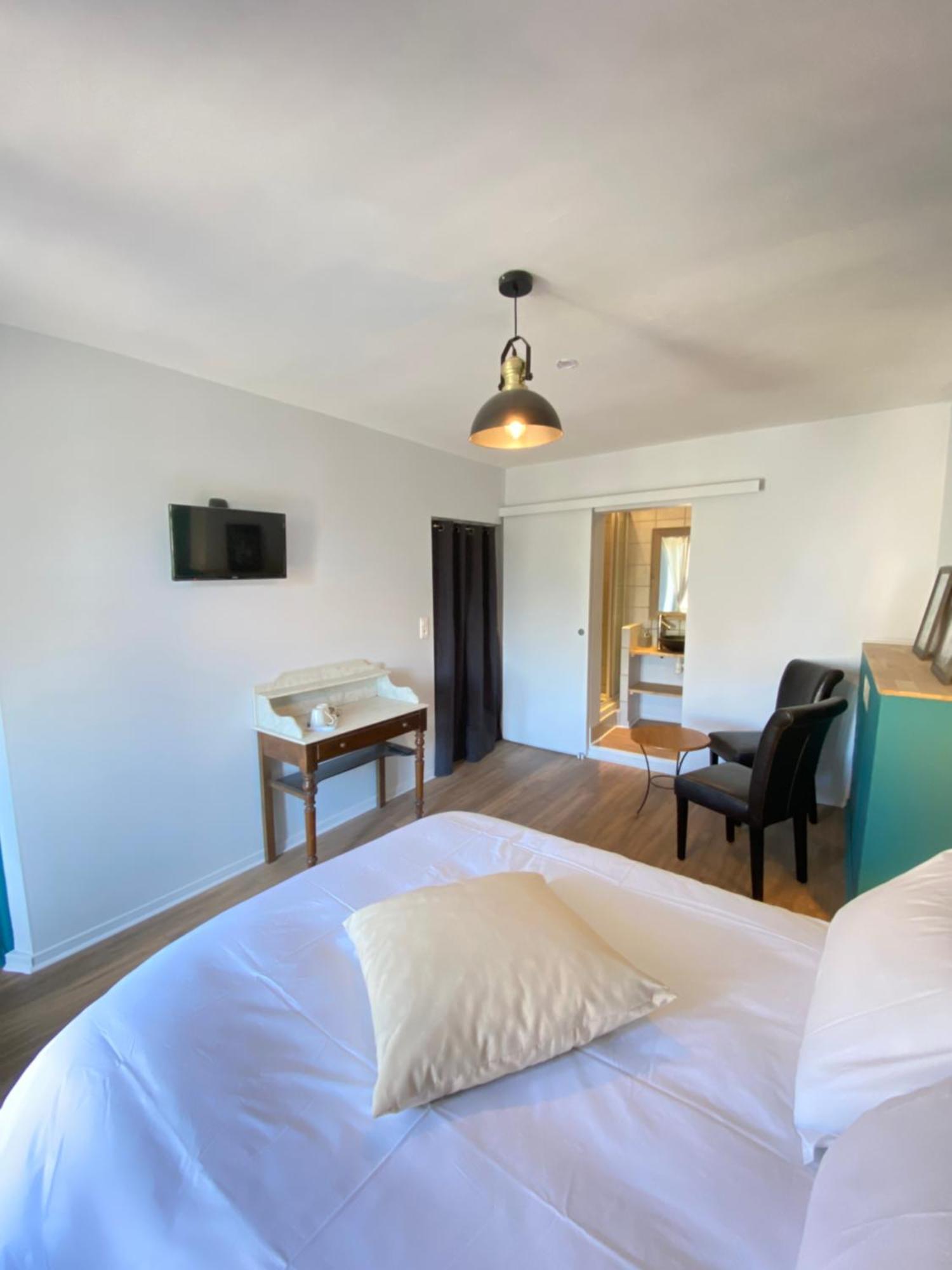 Au Pont D'Olt Hotel Saint-Come-d'Olt Phòng bức ảnh